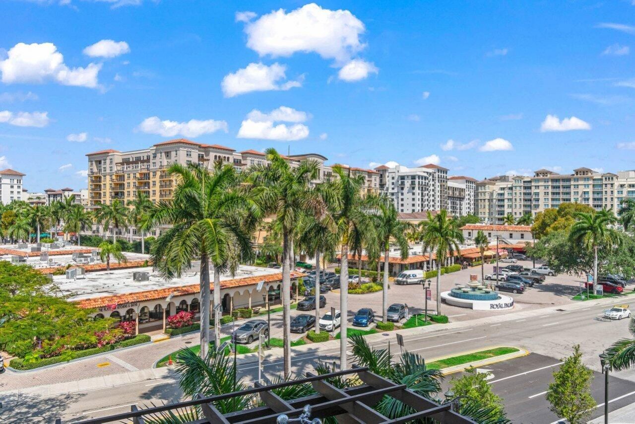 220 SE Mizner Boulevard, Unit 404, Boca Raton, FL 33432 Photo