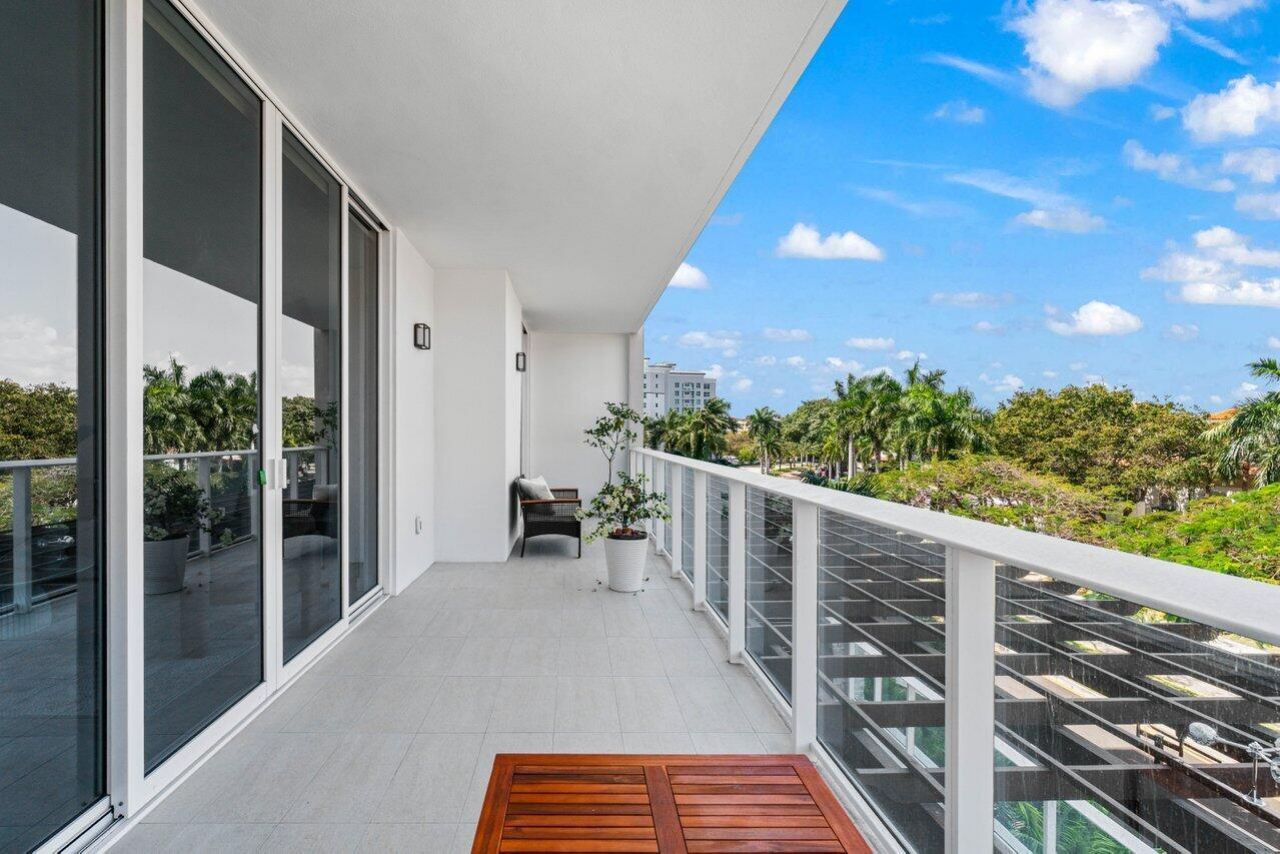 220 SE Mizner Boulevard, Unit 404, Boca Raton, FL 33432 Photo