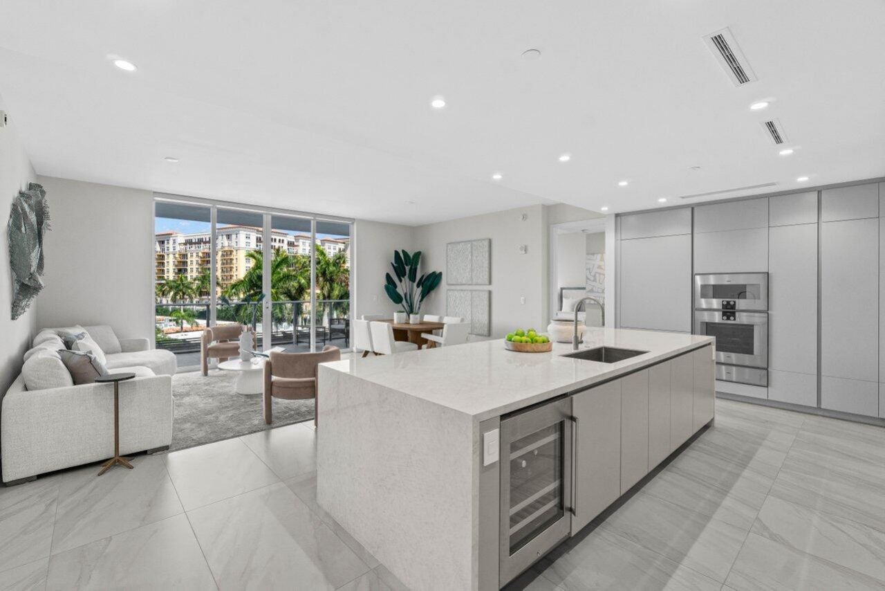 220 SE Mizner Boulevard, Unit 404, Boca Raton, FL 33432 Photo