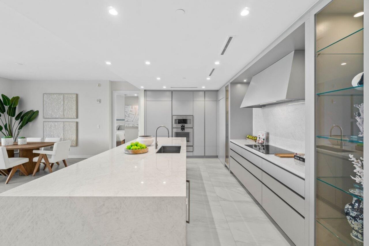 220 SE Mizner Boulevard, Unit 404, Boca Raton, FL 33432 Photo