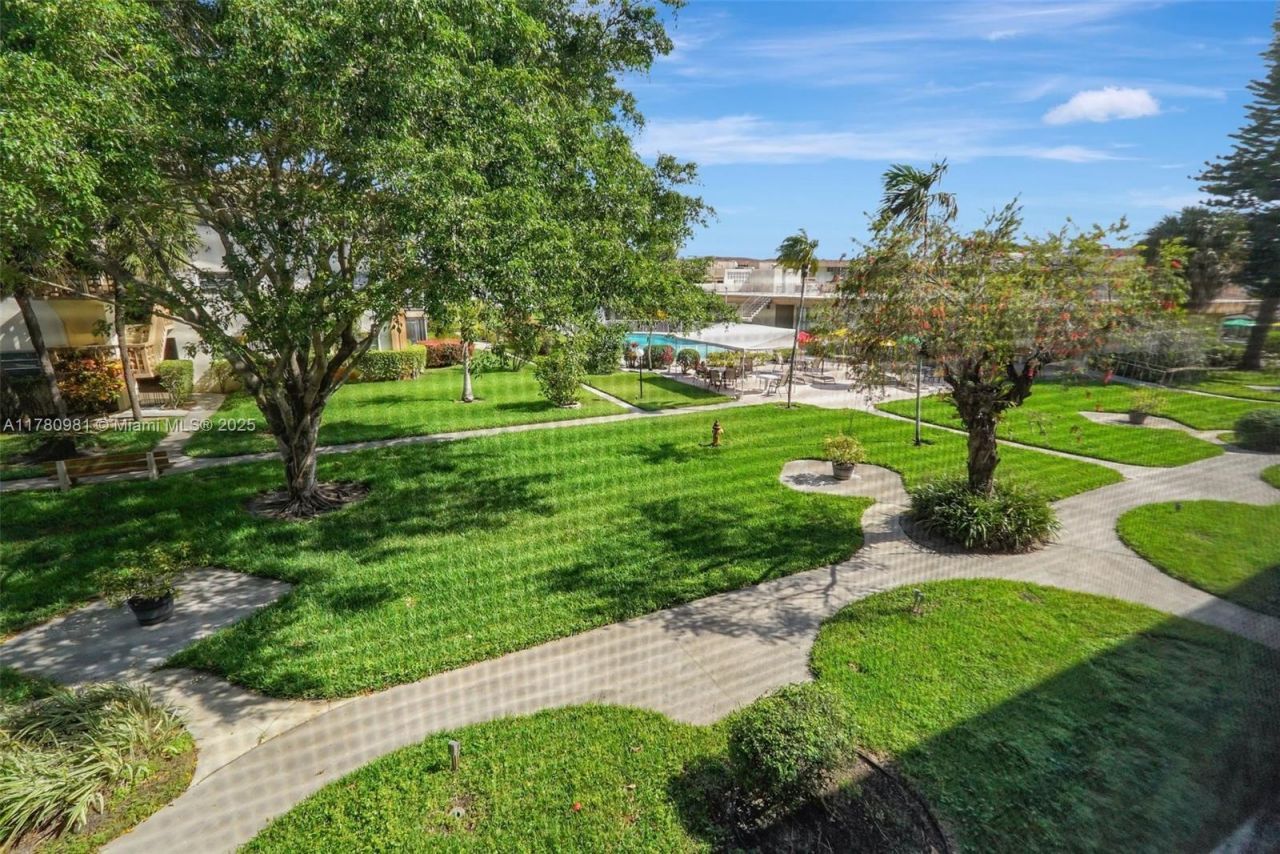 16801 NE 13th Ave, Unit 206, Miami, FL 33162 Photo