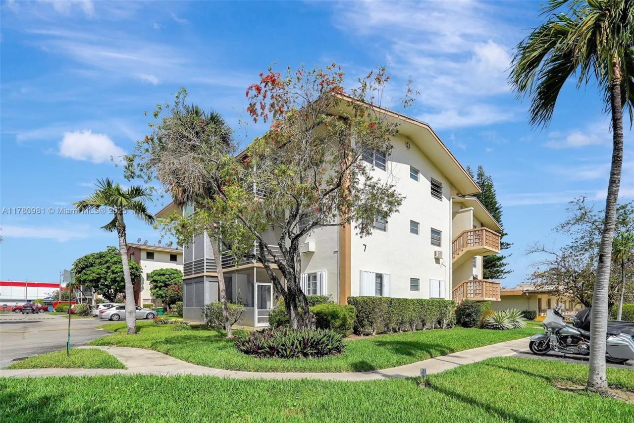 16801 NE 13th Ave, Unit 206, Miami, FL 33162 Photo