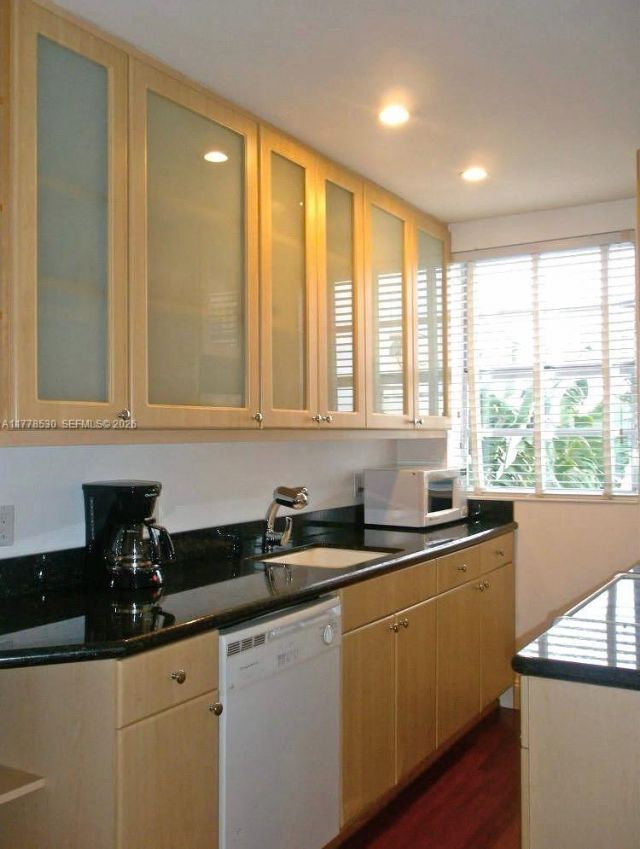 420 15th St, Unit 302, Miami Beach, FL 33139 Photo