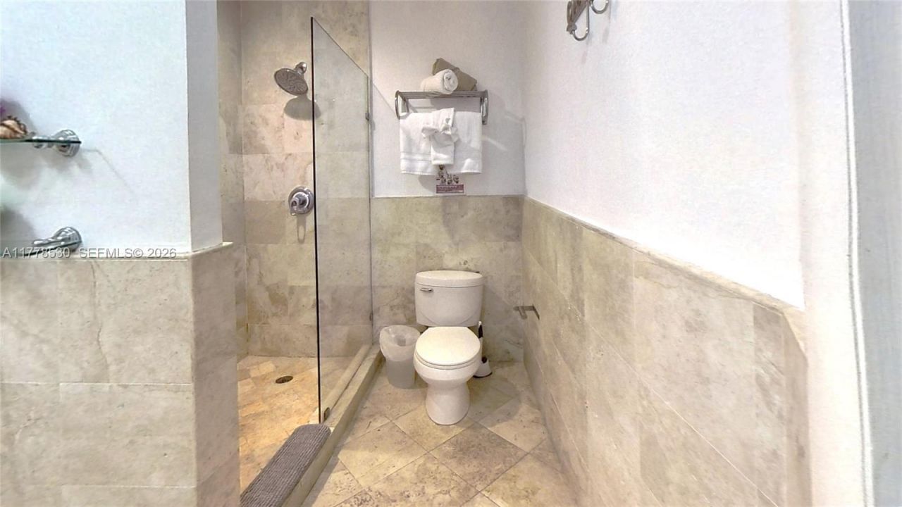 420 15th St, Unit 302, Miami Beach, FL 33139 Photo