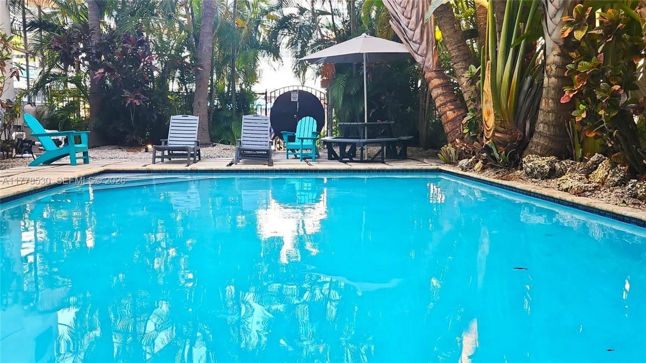 420 15th St, Unit 302, Miami Beach, FL 33139 Photo