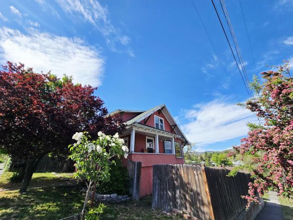 703 N 9th Street, Klamath Falls, OR 97601