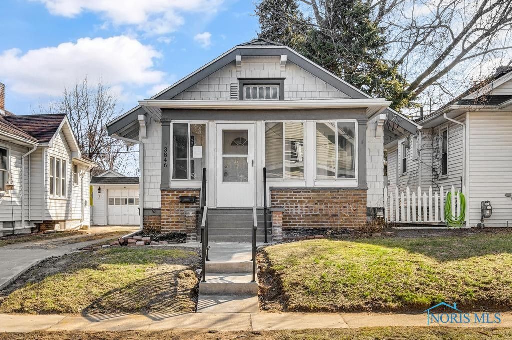 3846 Burton Avenue, Toledo, OH 43612 Main Photo