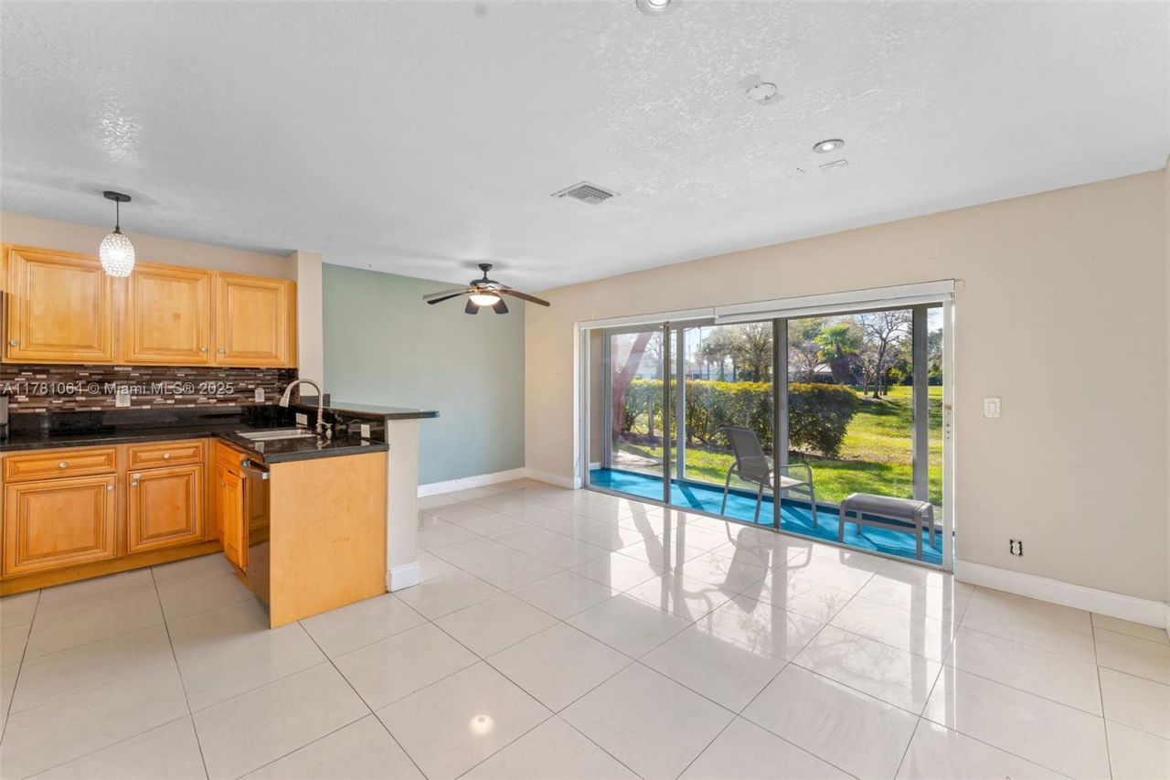 10140 Royal Palm Blvd, Coral Springs, FL 33065 Photo