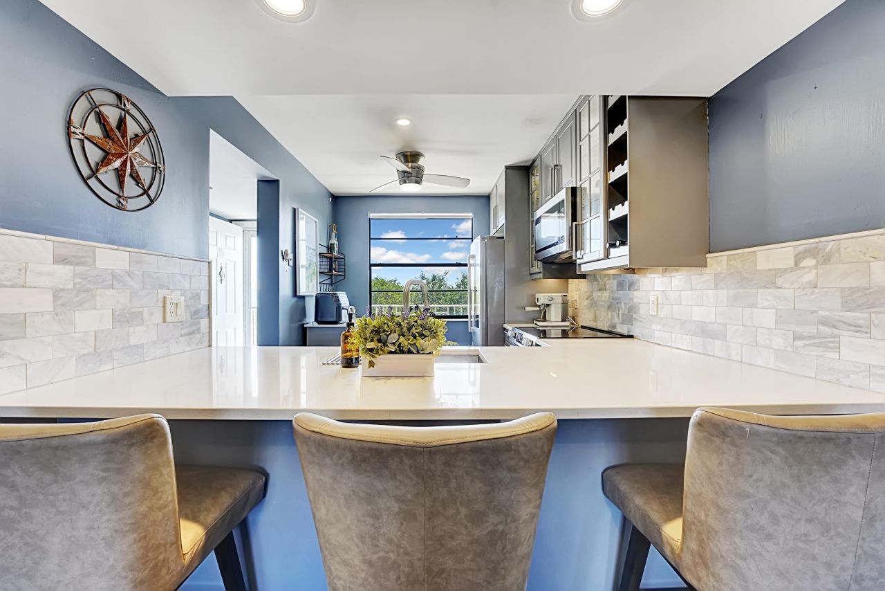 6097 Balboa Circle, Unit 406, Boca Raton, FL 33433 Photo