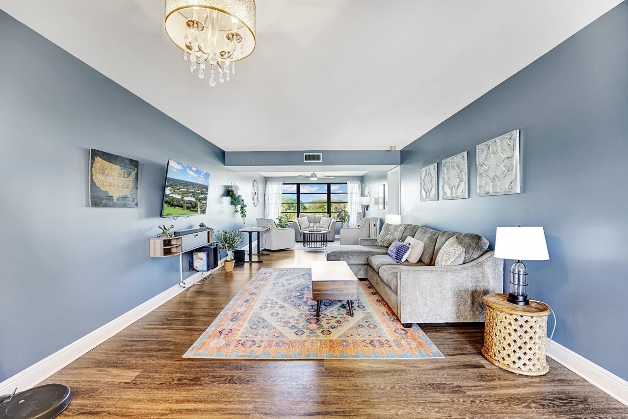 6097 Balboa Circle, Unit 406, Boca Raton, FL 33433 Photo