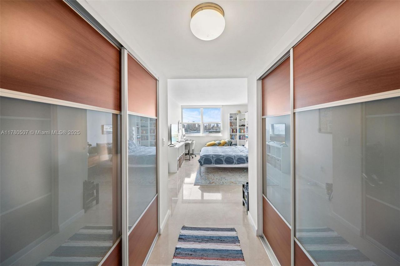 650 West Ave, Unit 2511, Miami Beach, FL 33139 Photo