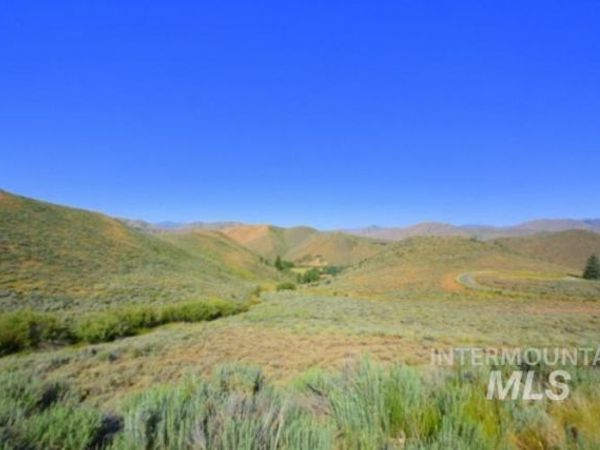 102 Coeur D'alene Dr., Hailey, ID 83333