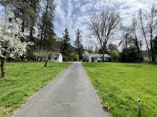 7015 Rogue River Highway, Grants Pass, OR 97527
