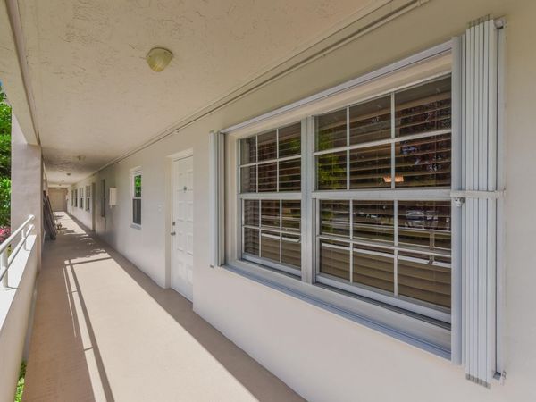 3960 Oaks Clubhouse Drive, Unit 209, Pompano Beach, FL 33069