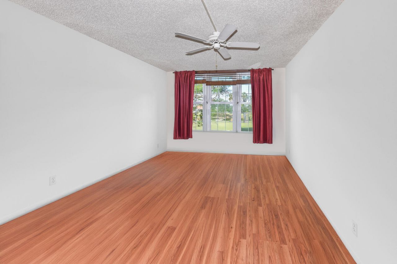 3960 Oaks Clubhouse Drive, Unit 209, Pompano Beach, FL 33069 Photo