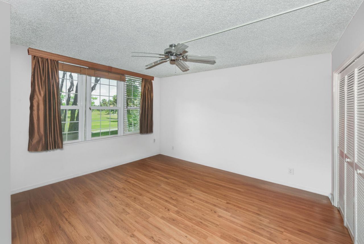 3960 Oaks Clubhouse Drive, Unit 209, Pompano Beach, FL 33069 Photo