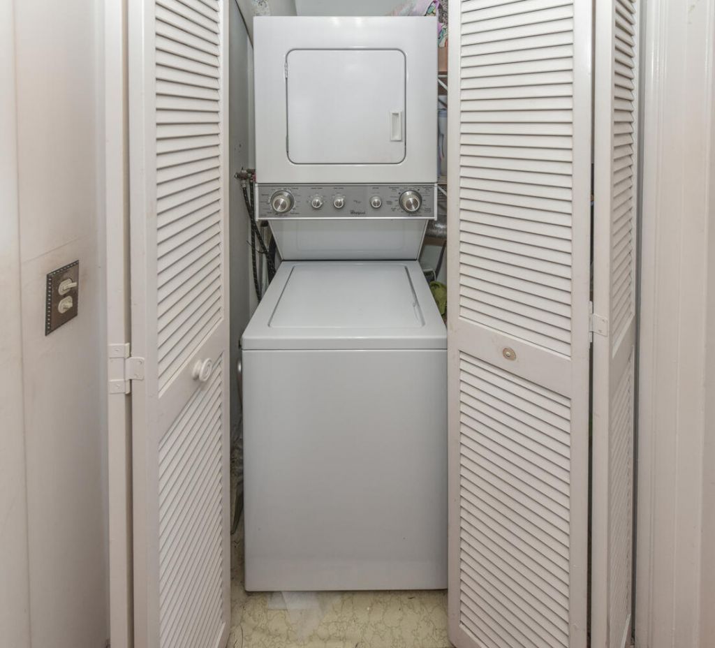 3960 Oaks Clubhouse Drive, Unit 209, Pompano Beach, FL 33069 Photo