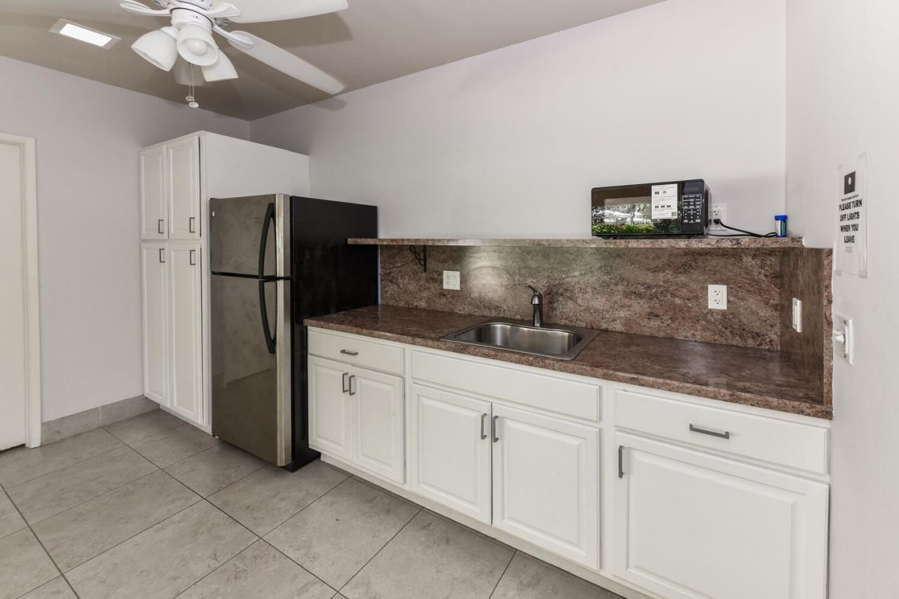 3960 Oaks Clubhouse Drive, Unit 209, Pompano Beach, FL 33069 Photo