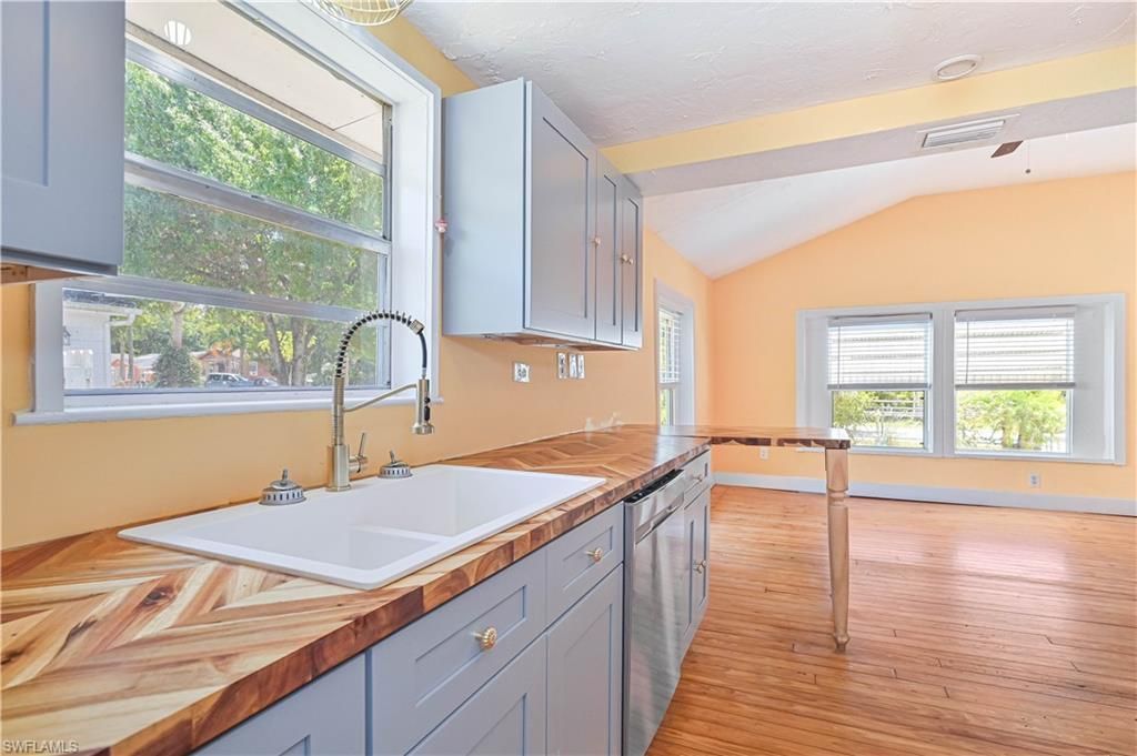 219 Granada Blvd, Fort Myers, FL 33905 Photo