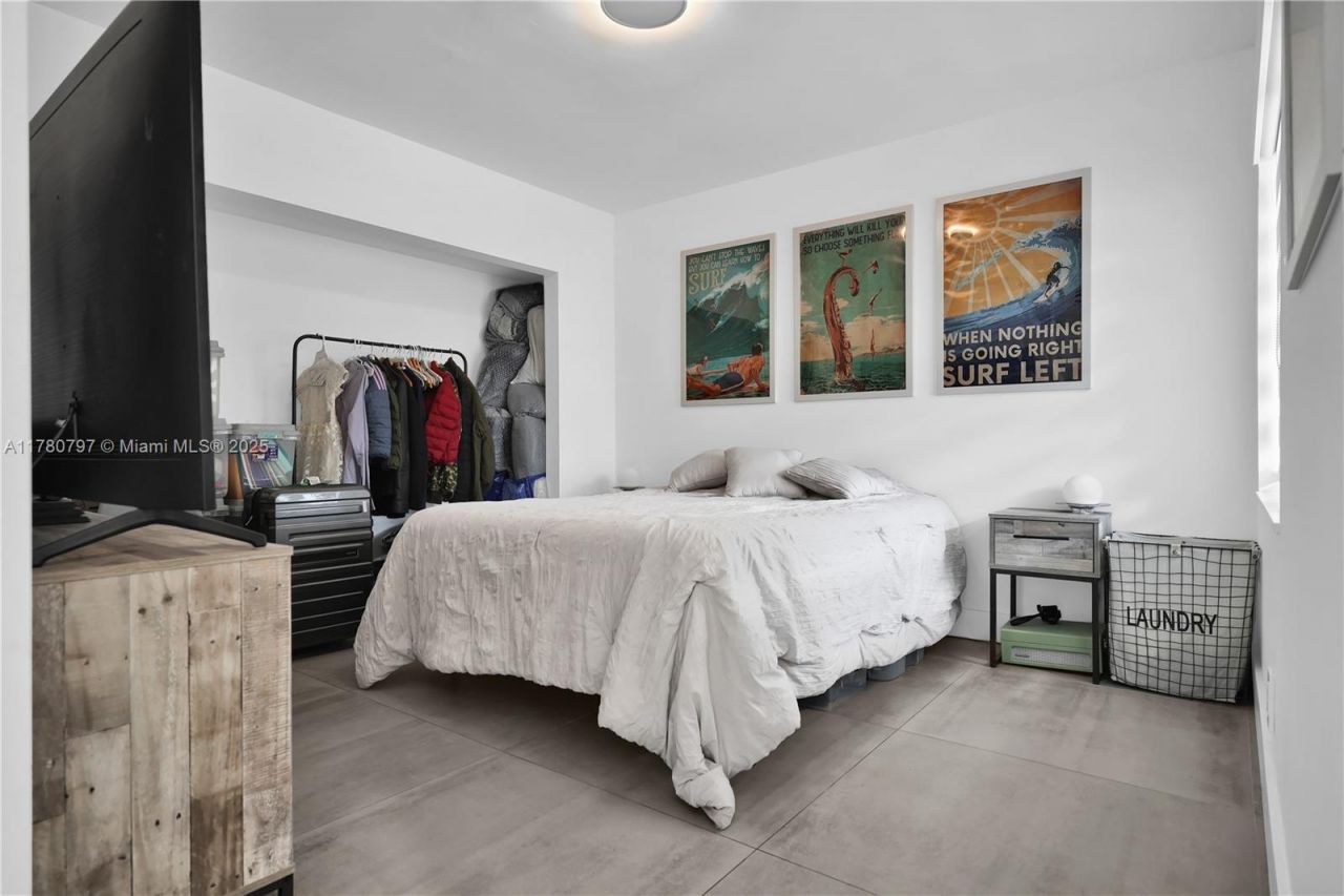 311 Poinciana Dr, Unit 801, Sunny Isles Beach, FL 33160 Photo