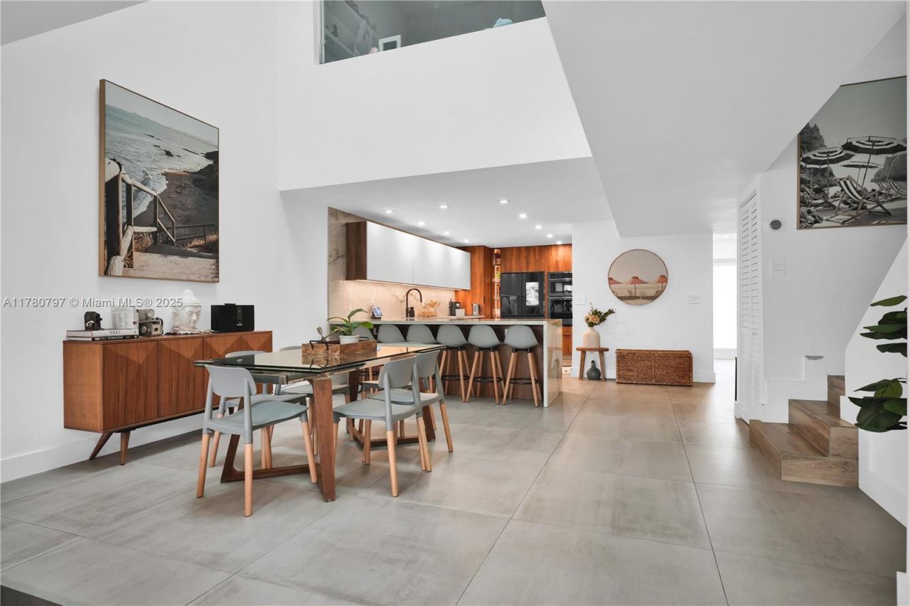 311 Poinciana Dr, Unit 801, Sunny Isles Beach, FL 33160 Photo