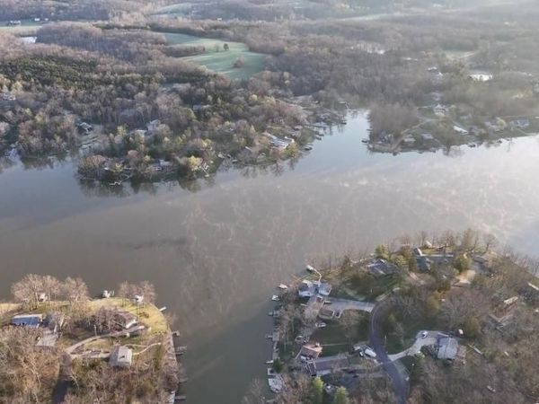 6518 S Lakeshore Drive, Hillsboro, MO 63050