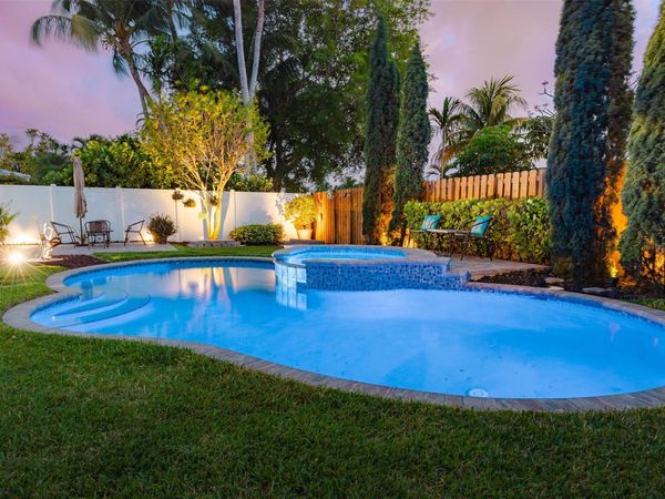 1924 NE 18th Street, Fort Lauderdale, FL 33305