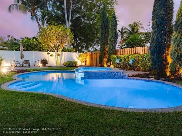 1924 NE 18th St, Fort Lauderdale, FL 33305