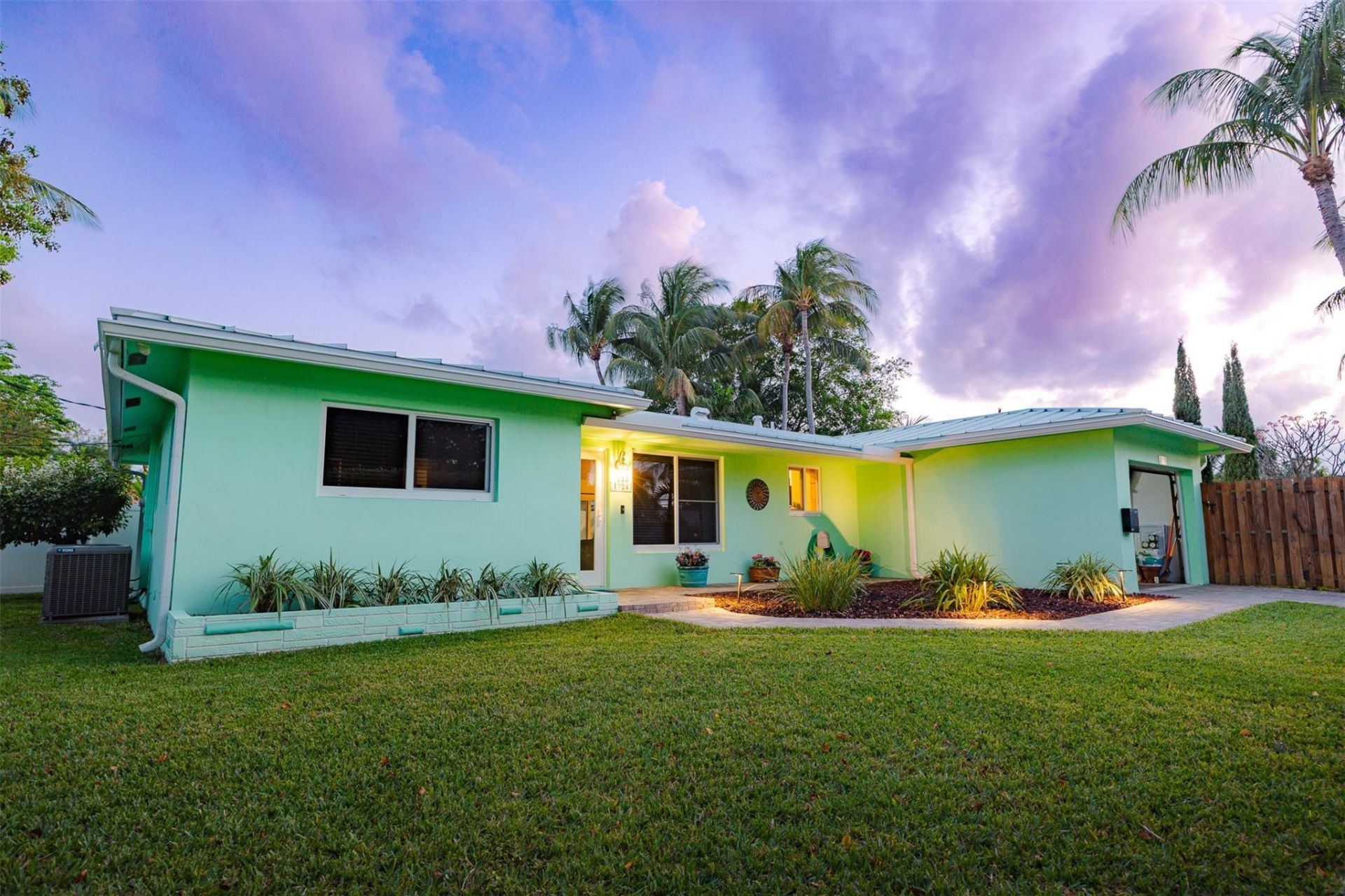 1924 NE 18th Street, Fort Lauderdale, FL 33305 Photo