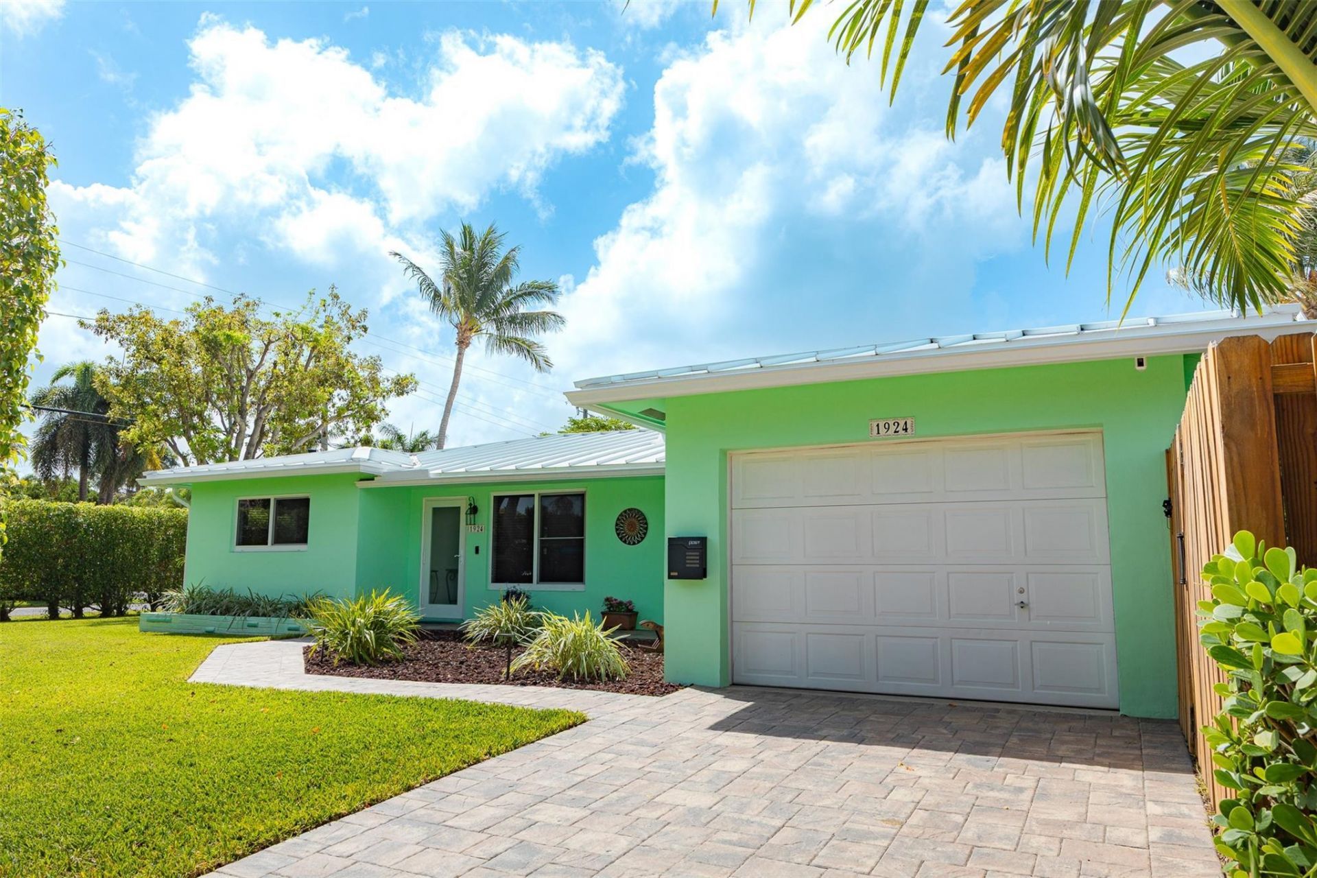 1924 NE 18th Street, Fort Lauderdale, FL 33305 Photo