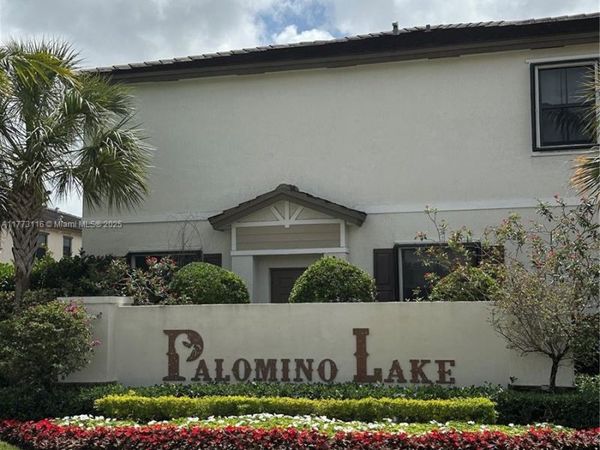 4706 Santa Cruz Way, Davie, FL 33314