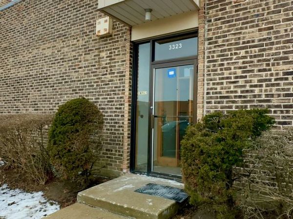 3323 N Ridge Avenue, Arlington Heights, IL 60004