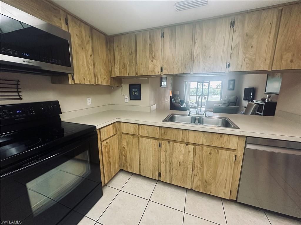 11610 Caravel Cir, Unit 102, Fort Myers, FL 33908 Photo
