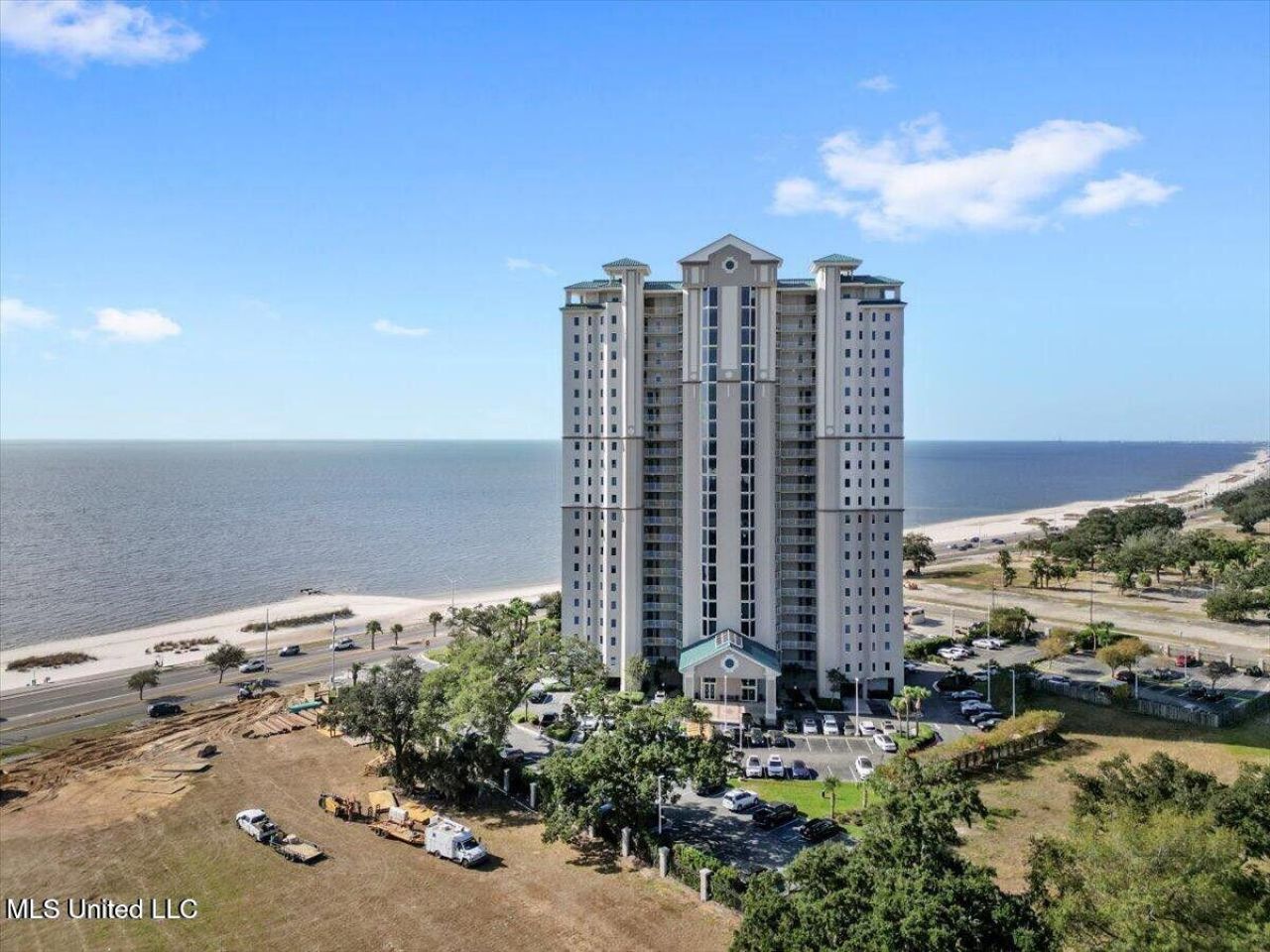 2668 Beach Boulevard, Biloxi, MS 39531 Main Photo