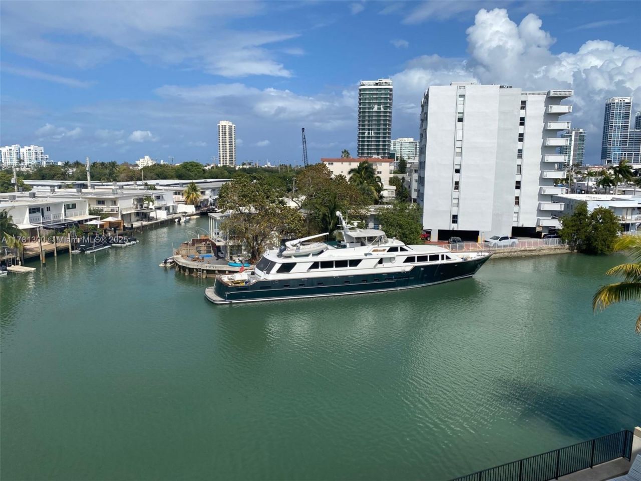 7125 Bay Dr, Unit 506, Miami Beach, FL 33141 Photo