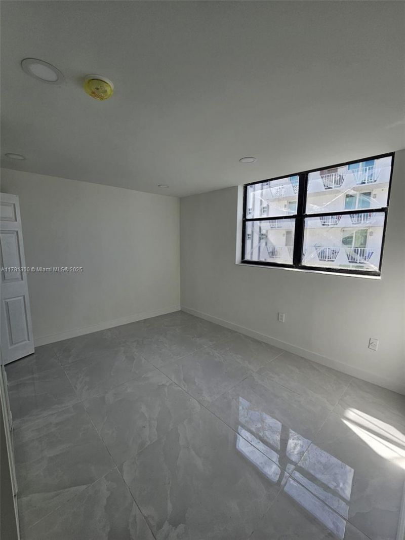 7125 Bay Dr, Unit 506, Miami Beach, FL 33141 Photo