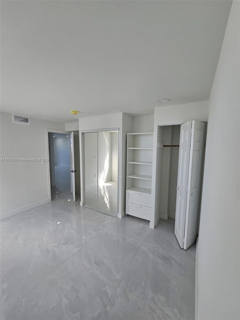 7125 Bay Dr, Unit 506, Miami Beach, FL 33141 Photo