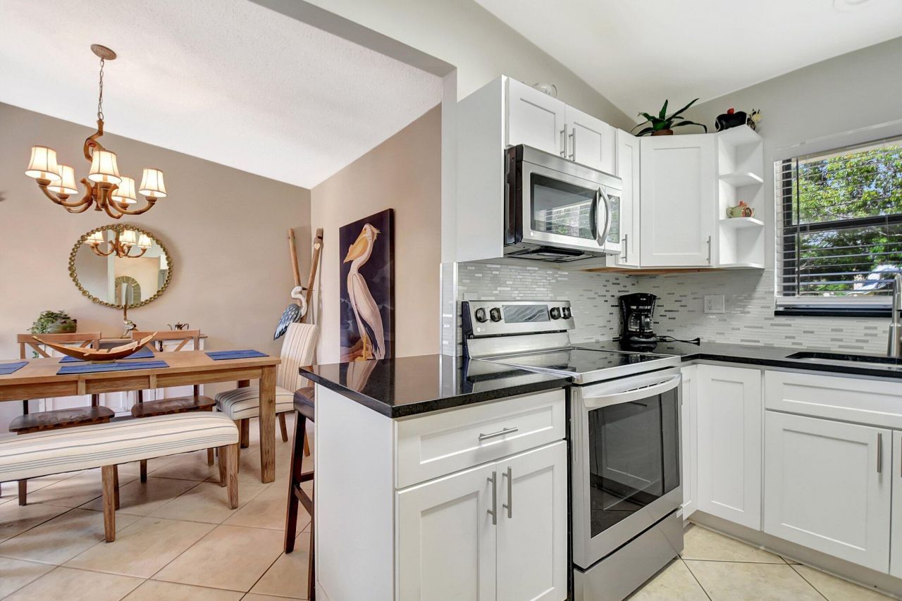 312 Meadows Drive, Boynton Beach, FL 33436 Photo