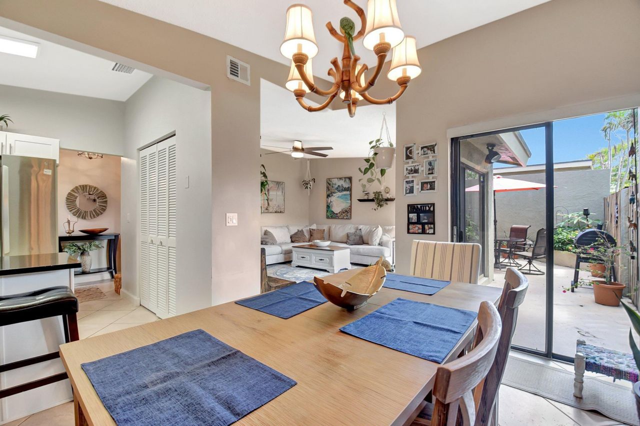 312 Meadows Drive, Boynton Beach, FL 33436 Photo