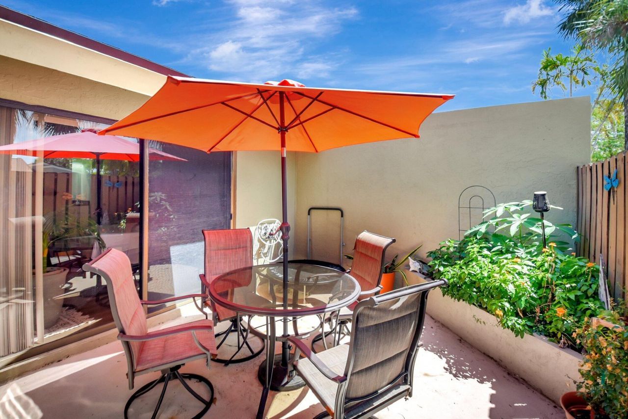 312 Meadows Drive, Boynton Beach, FL 33436 Photo