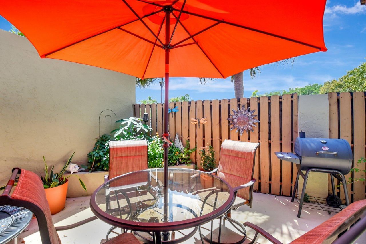 312 Meadows Drive, Boynton Beach, FL 33436 Photo