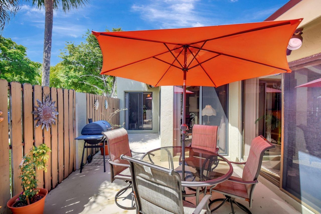 312 Meadows Drive, Boynton Beach, FL 33436 Photo