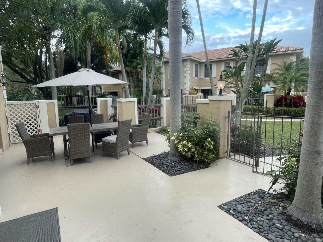 363 Prestwick Circle, Unit 4, Palm Beach Gardens, FL 33418 Photo