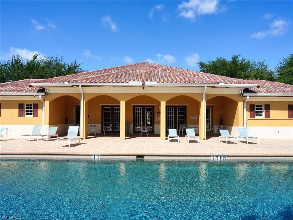 4105 Residence Dr, Unit 720, Fort Myers, FL 33901 Photo