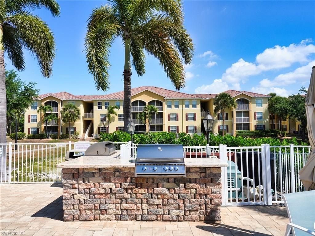4105 Residence Dr, Unit 720, Fort Myers, FL 33901 Photo
