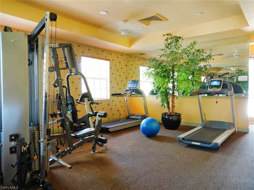 4105 Residence Dr, Unit 720, Fort Myers, FL 33901 Photo