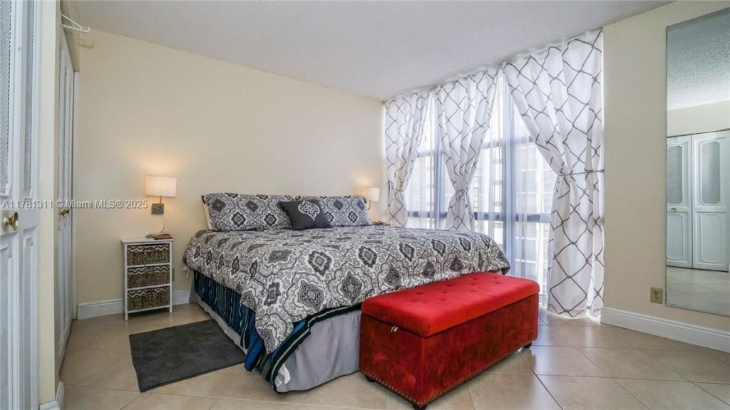 17011 N Bay Rd, Unit 701, Sunny Isles Beach, FL 33160 Photo