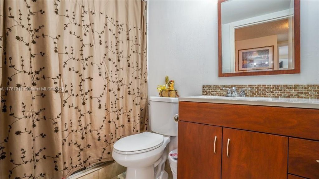 17011 N Bay Rd, Unit 701, Sunny Isles Beach, FL 33160 Photo