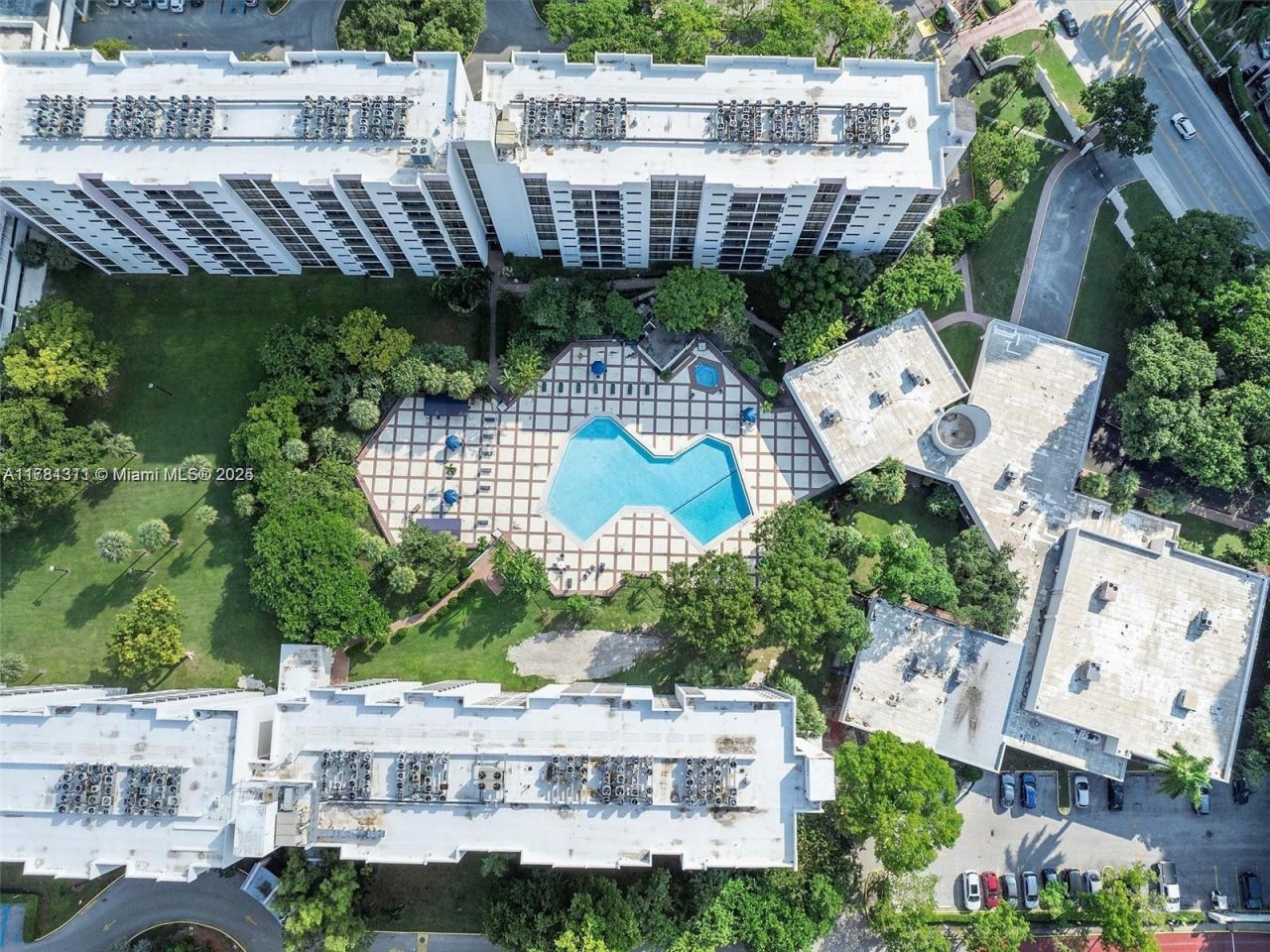 17011 N Bay Rd, Unit 701, Sunny Isles Beach, FL 33160 Photo