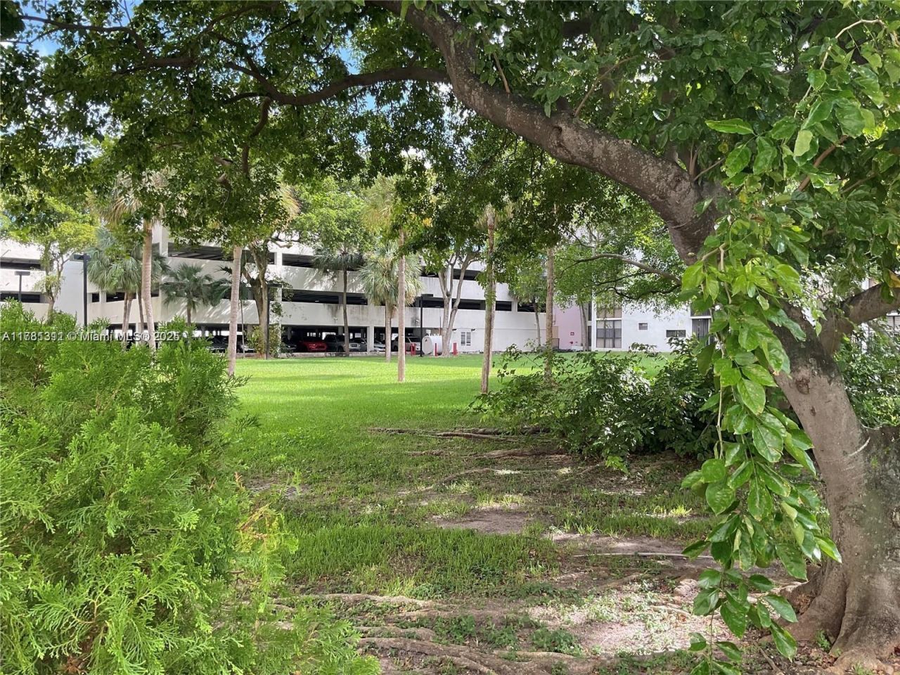 17011 N Bay Rd, Unit 701, Sunny Isles Beach, FL 33160 Photo